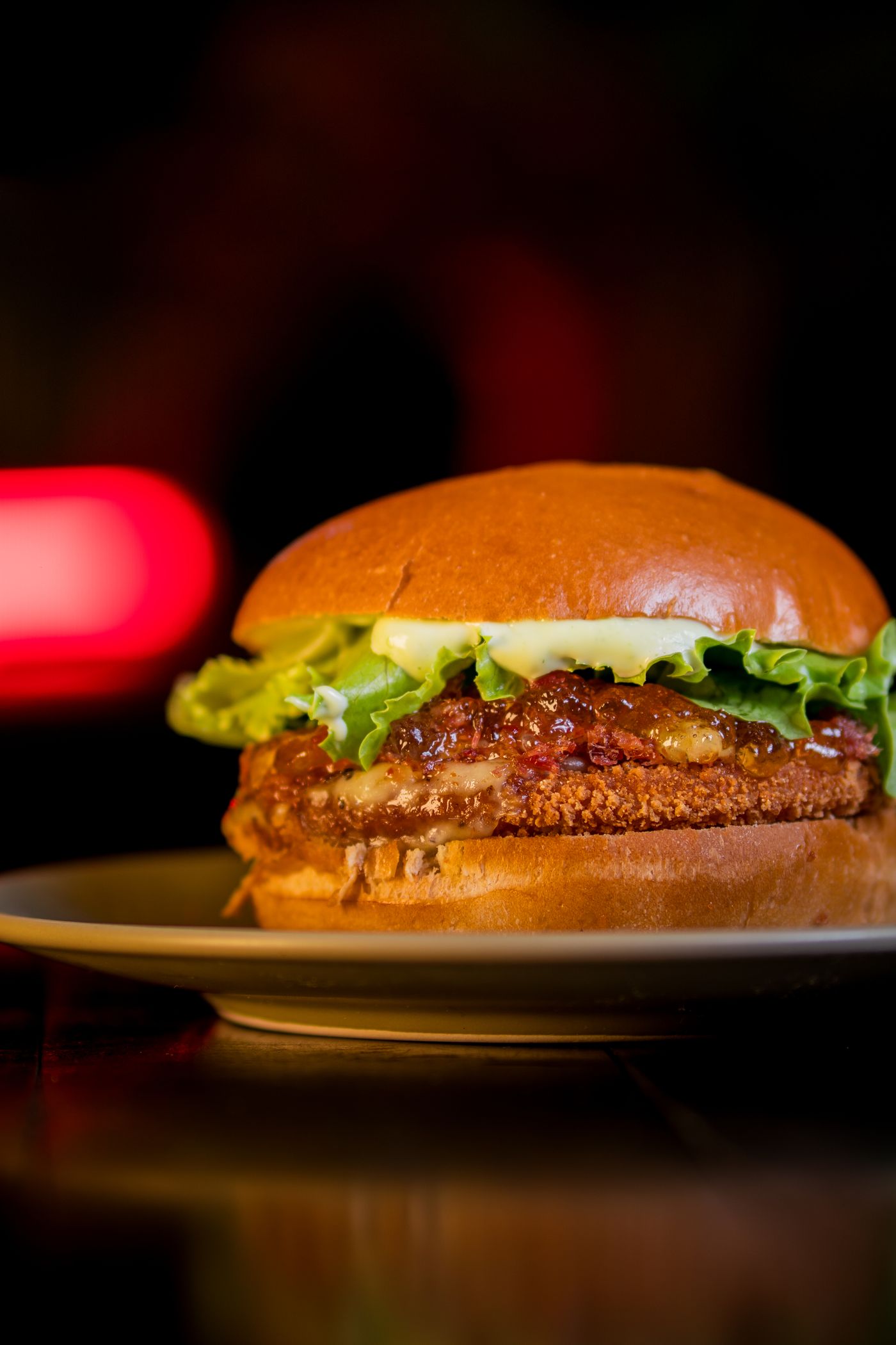 Burger signature sur fond sombre